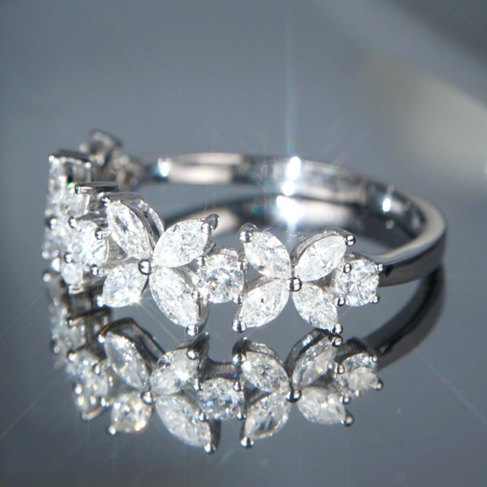 Beautiful Dainty Flower Crystal Clear Silver Plated Party Ring for Women, L450 - Picture 2 of 6